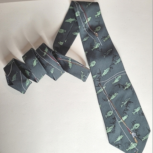 Nicole Miller Green Fish and Rod 100% Silk Hand Sewn Fishing Enthusiast Necktie - Picture 1 of 6